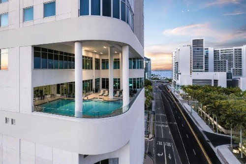 Embassy Suites By Hilton Sarasota - image 7