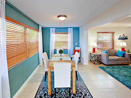 2123 Temple St Home - image 12