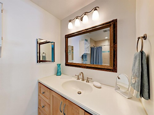 2123 Temple St Home - image 3