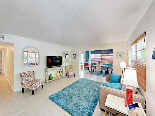 2123 Temple St Home - image 4