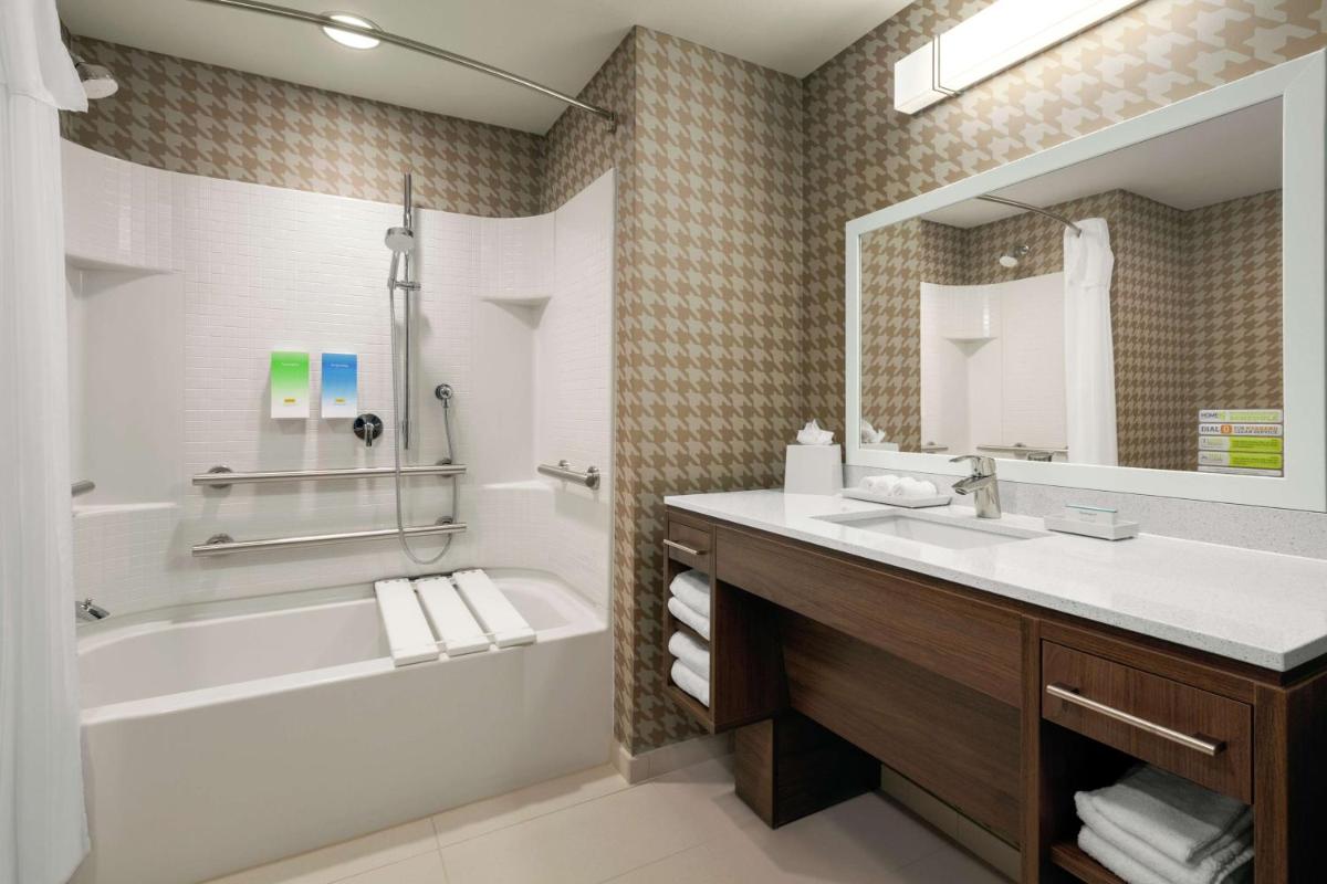 Home2 Suites By Hilton Sarasota Bradenton Airport - image 4
