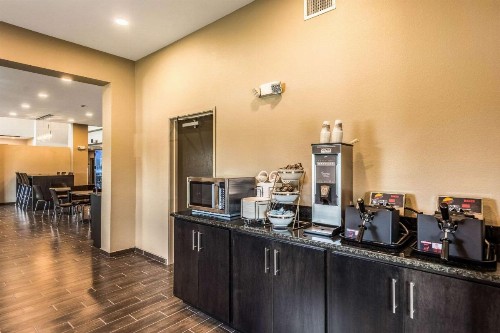 MainStay Suites Sarasota I-75 - image 9