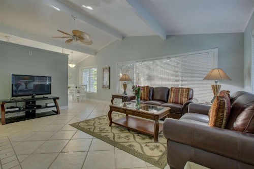 Peacock Bungalow - right - image 1