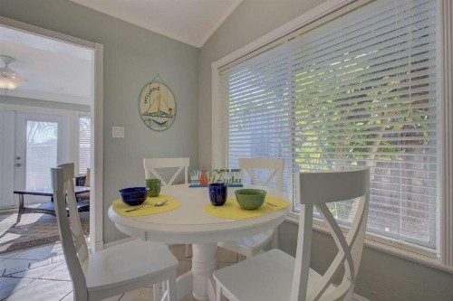 Peacock Bungalow - right - image 3