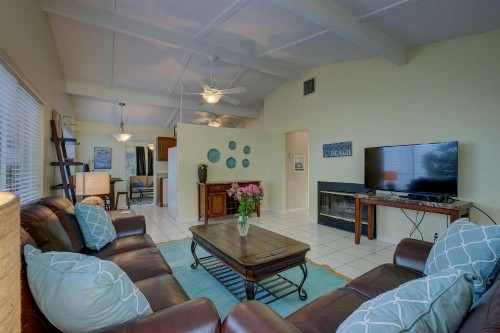 Peacock Bungalow - left - image 1