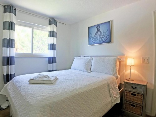 Shell Beach - The Treehouse 210 - image 5