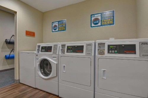 Home2 Suites Sarasota I-75 Bee Ridge FL - image 3