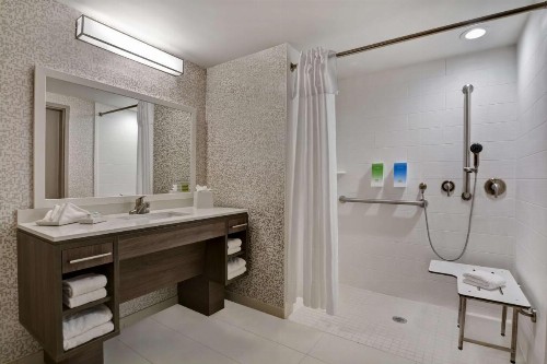 Home2 Suites Sarasota I-75 Bee Ridge FL - image 4