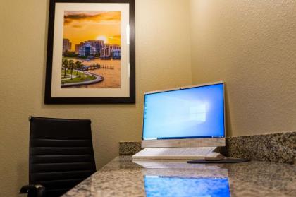 Ameniti Bay - Best Western Signature Collection - image 11