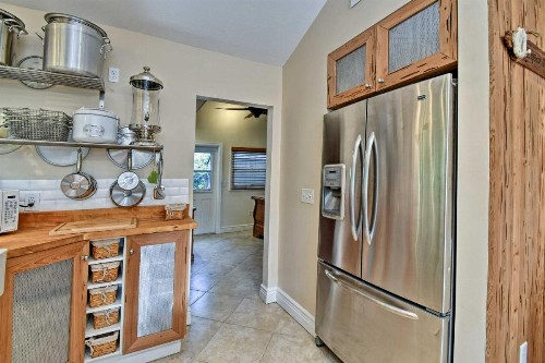 Sarasota Bungalow with Pergola Garden and Waterfalls! - image 2