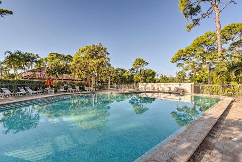 Sarasota Villa with Pool Access about 4 Mi to Beach! - image 5