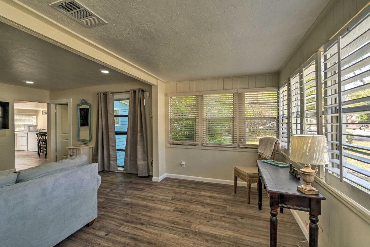 Quiet and Cozy Sarasota House with Yard Pet Friendly! - image 7