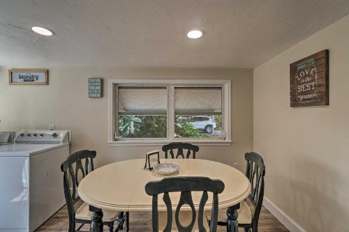 Quiet and Cozy Sarasota House with Yard Pet Friendly! - image 9