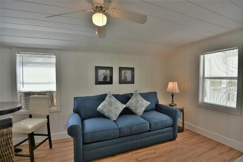 Charming Beach Cottage Steps to Siesta Beach and Village Shops and Restaurants - image 3