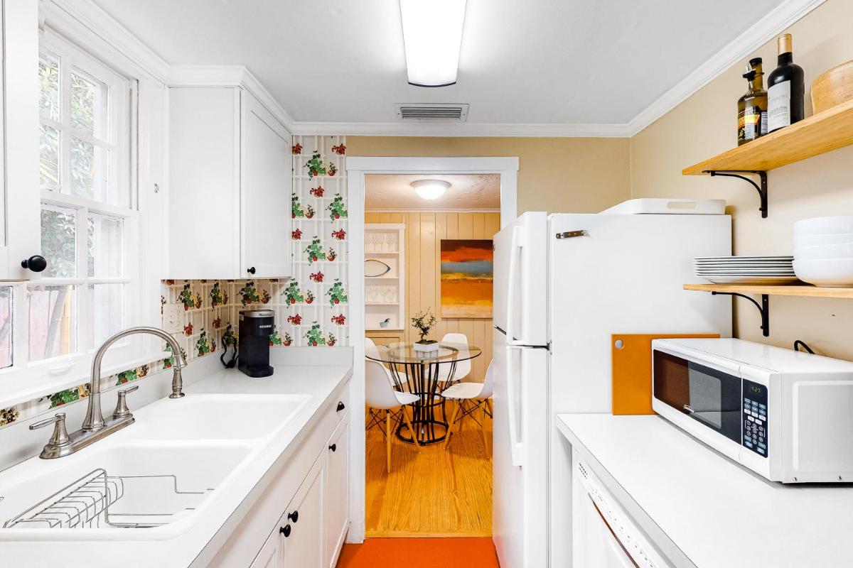 Penny Lane Cottage - image 7