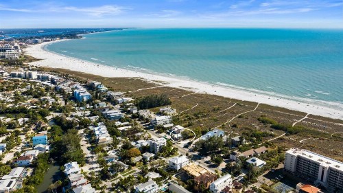 NEW Location Location Location! On the BEACH Walk to VILLAGE - image 29