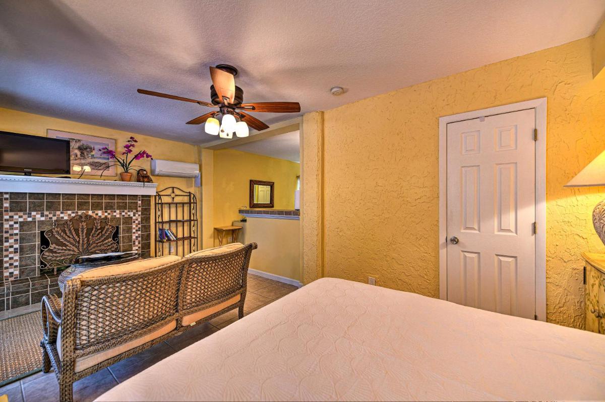Lido Key Studio Patio and Yard and Walk to Beach - image 7