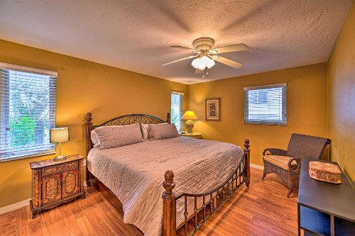 Gulfview Lido Key Gem - Walk to Beach and Shops - image 10