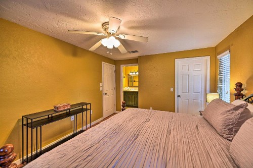 Gulfview Lido Key Gem - Walk to Beach and Shops - image 11