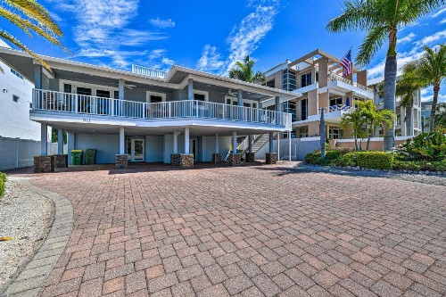 Gulfview Lido Key Gem - Walk to Beach and Shops - image 3