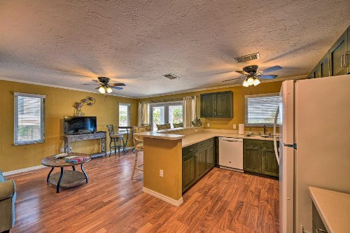 Gulfview Lido Key Gem - Walk to Beach and Shops - image 6