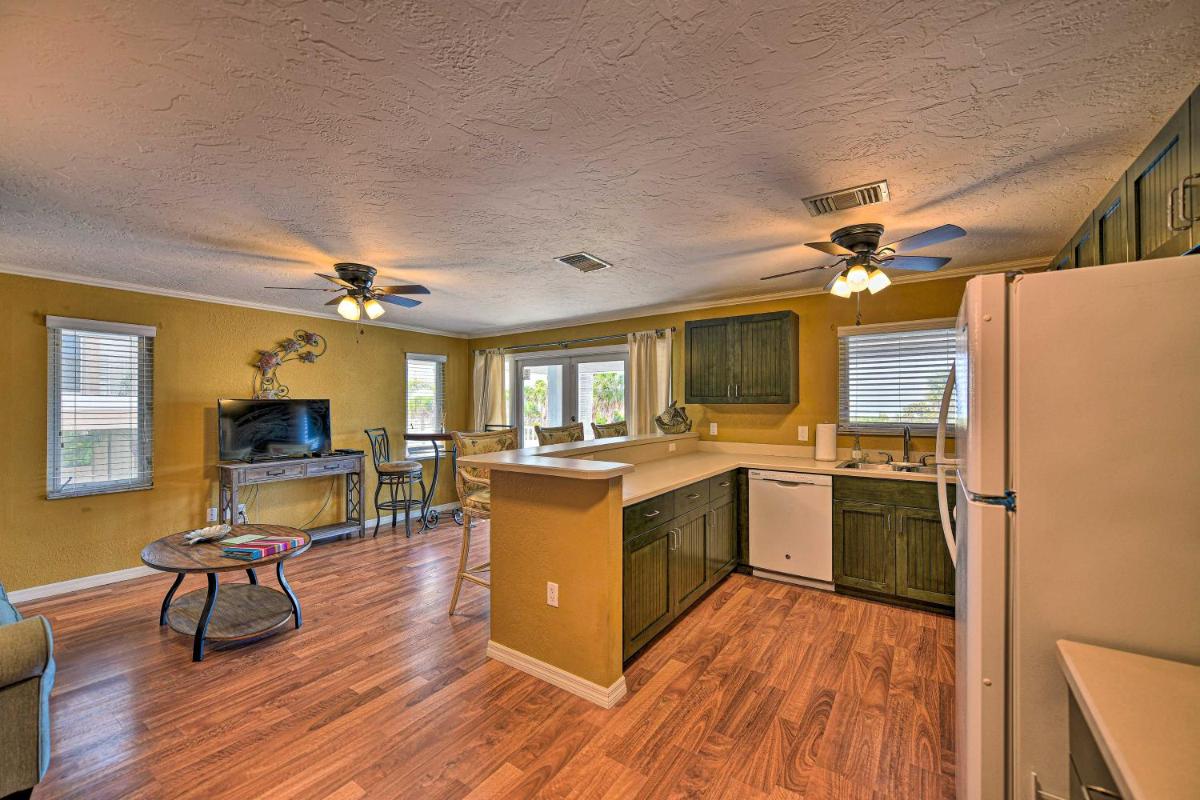 Gulfview Lido Key Gem - Walk to Beach and Shops - image 6