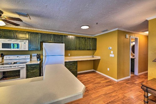Gulfview Lido Key Gem - Walk to Beach and Shops - image 7