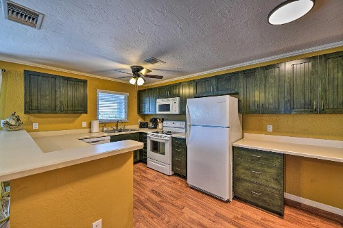 Gulfview Lido Key Gem - Walk to Beach and Shops - image 8