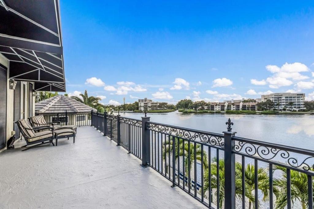 Sarasota Luxury Estate - image 6