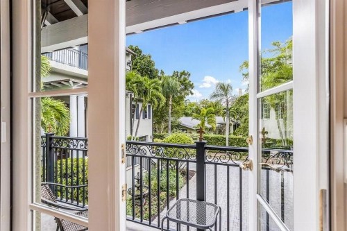 Sarasota Luxury Estate - image 9