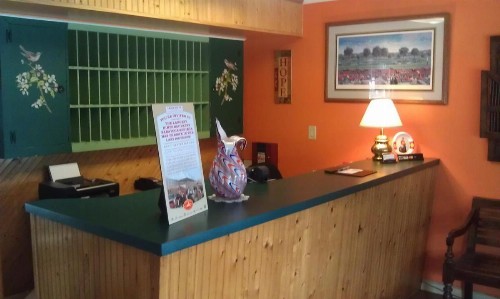 Community Court Motel - image 12