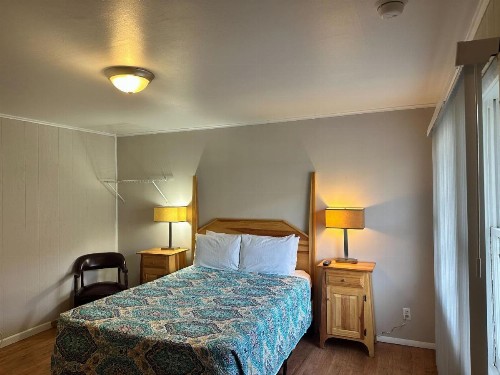 Community Court Motel - image 28