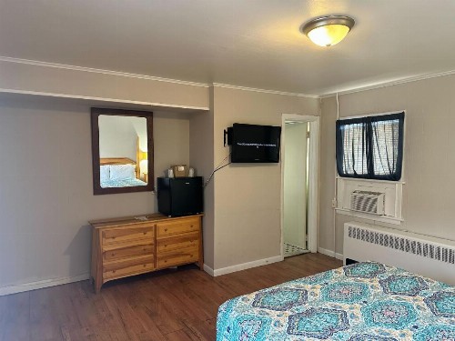 Community Court Motel - image 29