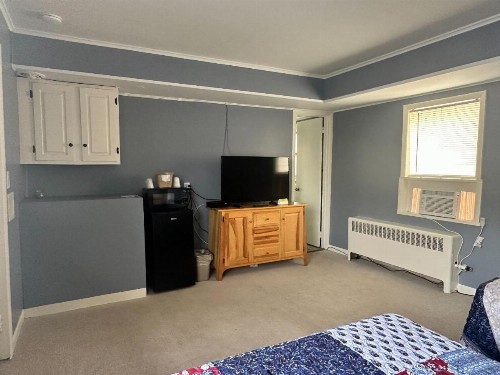 Community Court Motel - image 33