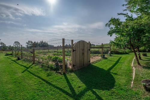 Saratoga Farmstead B&B - image 8