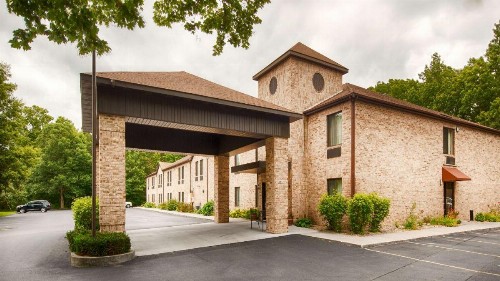 Best Western Plaza Hotel Saugatuck - image 1