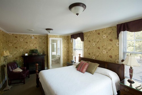 Maplewood Hotel - image 5