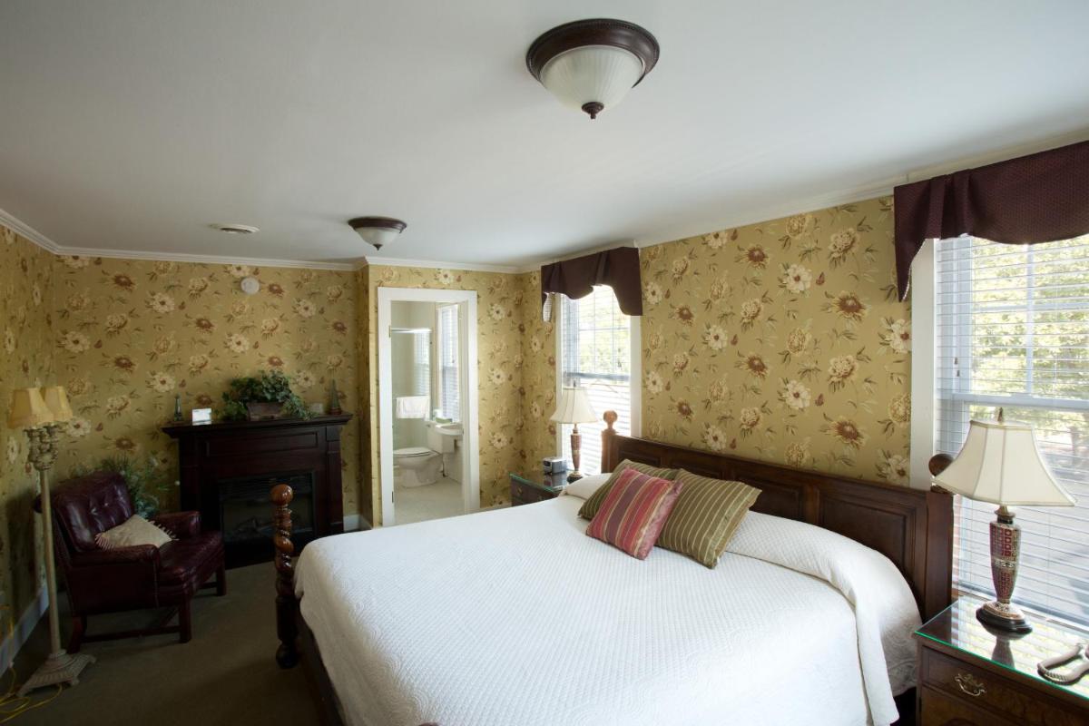 Maplewood Hotel - image 5