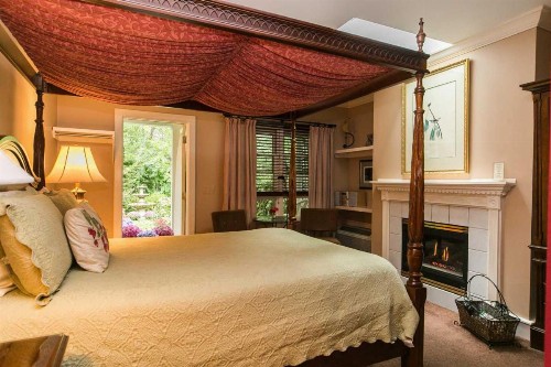 Hidden Garden Cottages & Suites - image 1