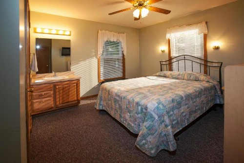 Goshorn Lake Cottage #1 - image 5