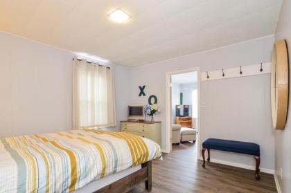 Sunshine Inn - image 8
