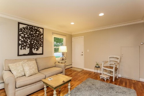 Water Street Retreat - image 3