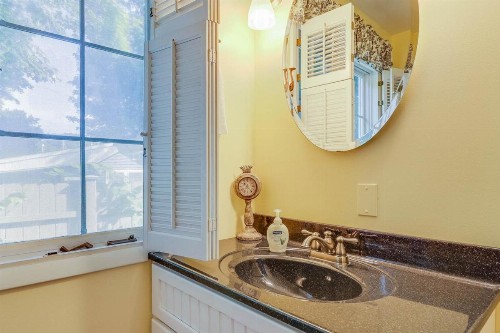 Cozy Hideaway - image 10