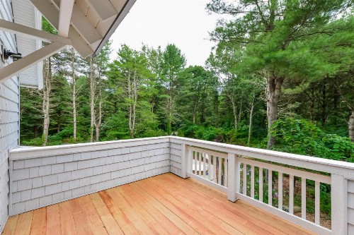 Lake Trail Treehouse - image 29
