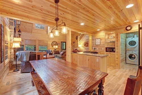 Kingfisher Cove Cabin 2 - image 2