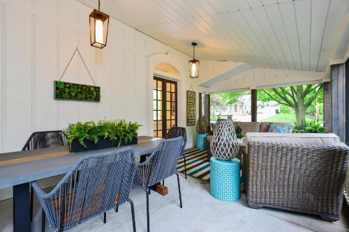 Saugatuck Farmhouse - image 13
