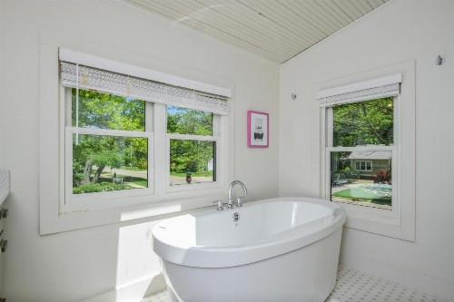 Saugatuck Farmhouse - image 23