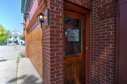 Charming Saugatuck Condo with Private Deck and Grill! - image 3