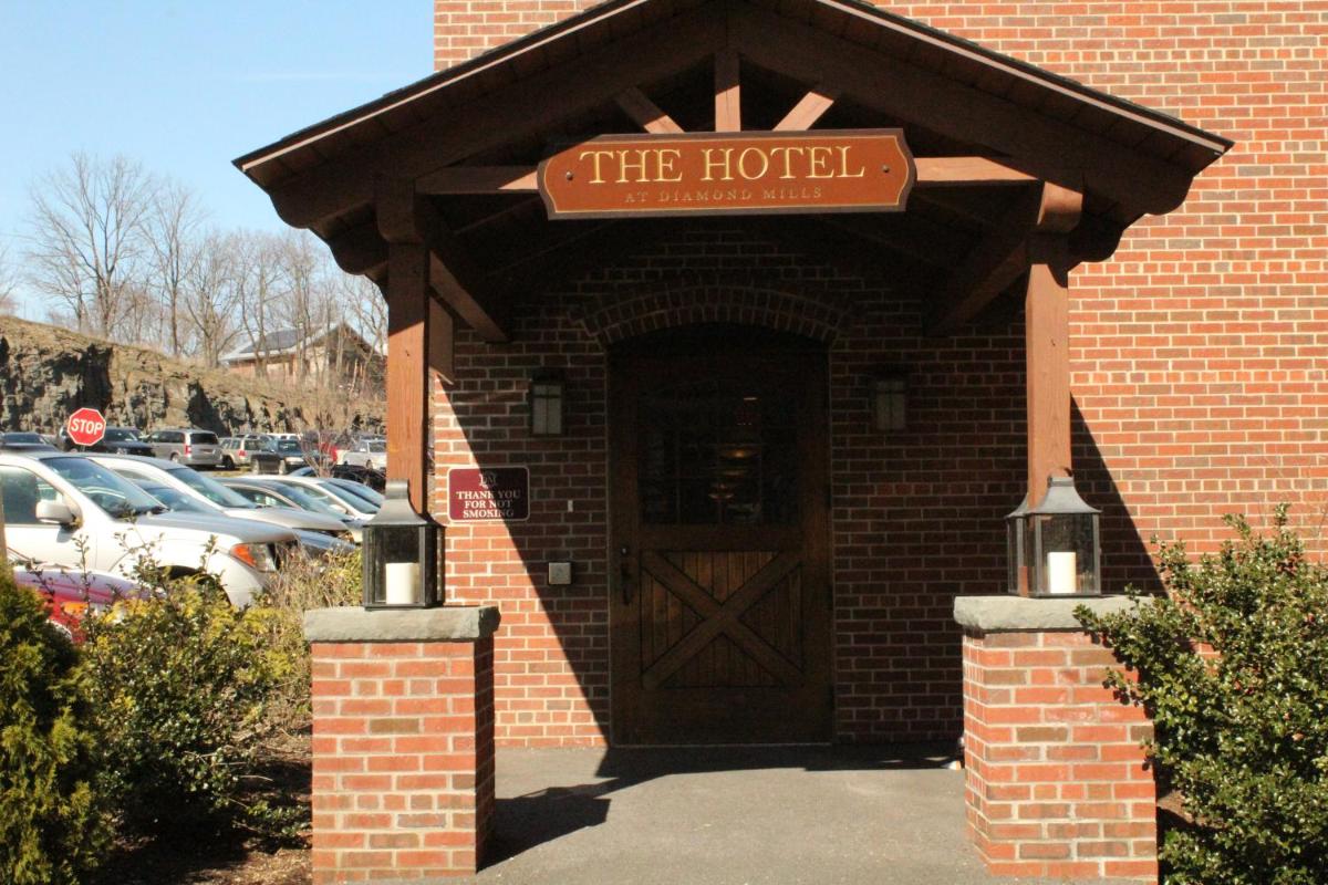 Diamond Mills Hotel & Tavern - main image