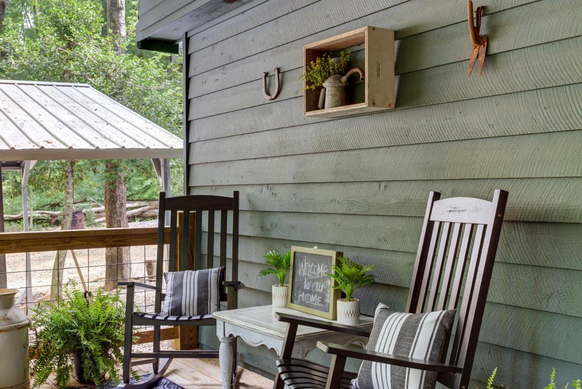 Coffee Creek Cabin - image 3